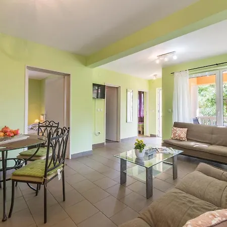 Cozy In With Kitchen Ližnjan